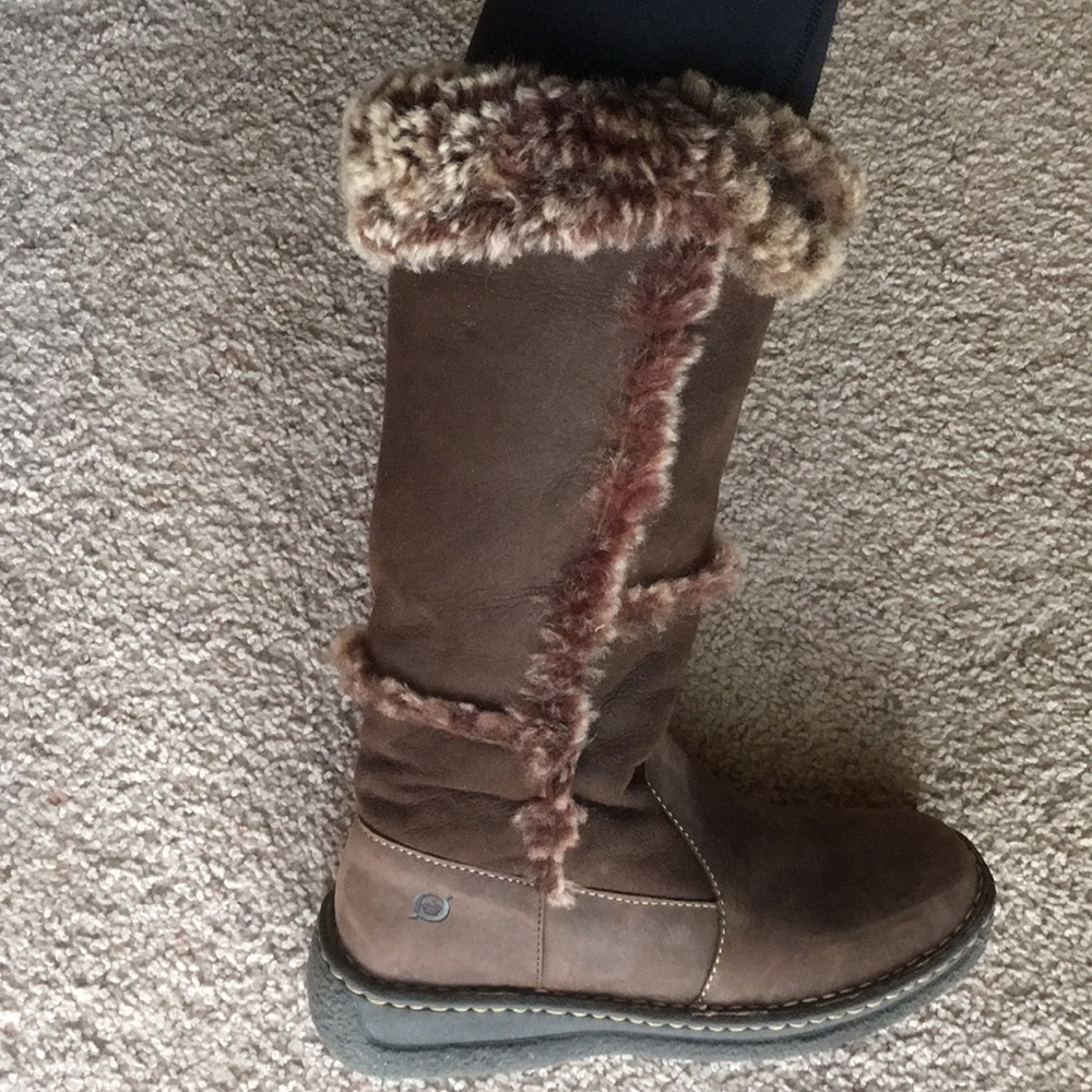 BORN boots leather boots size 7 cute! Brown